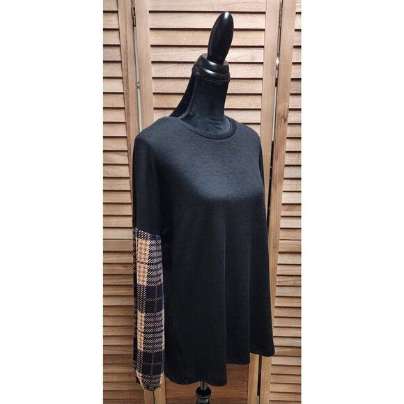 Sunshine & Rodeos New Womens Plaid Sleeve Cozy Soft Top in Black Size Medium M - Picture 3 of 8